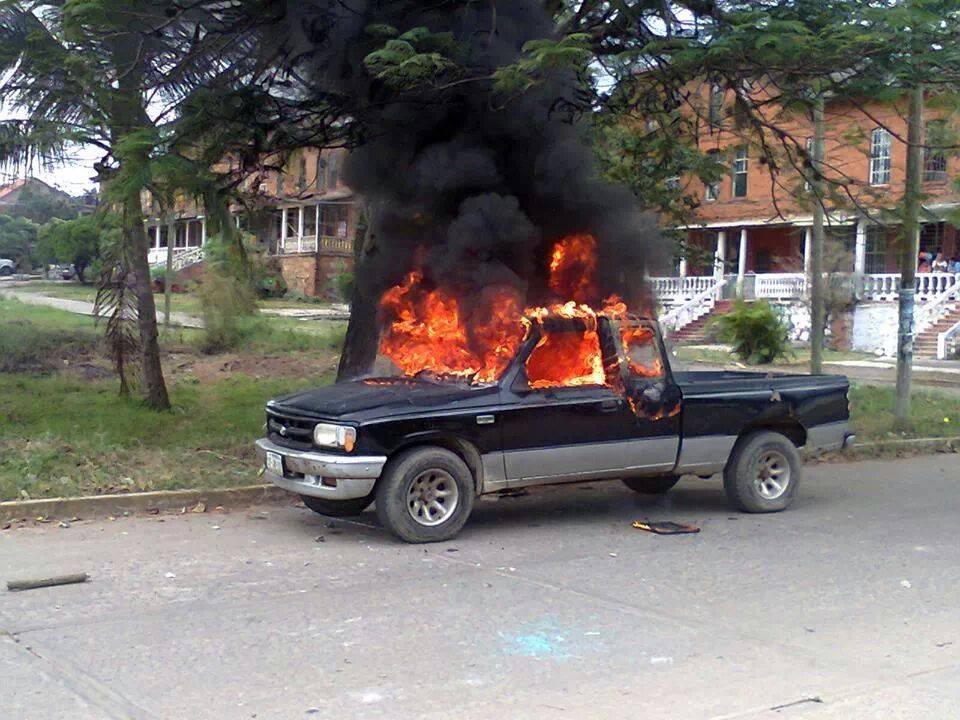 Enfrentamiento entre taxistas y mototaxistas en Matías Romero