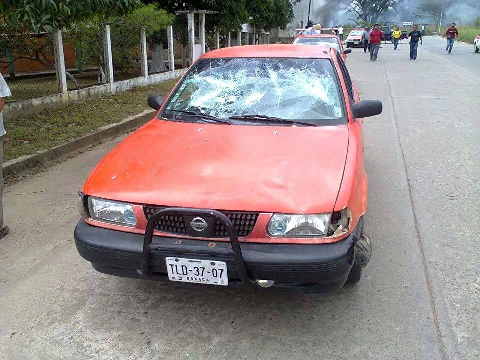 Enfrentamiento entre taxistas y mototaxistas en Matías Romero