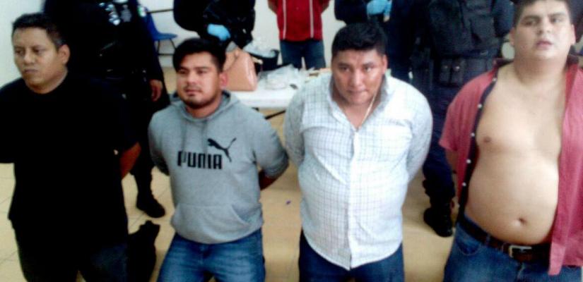 Presentan ante la AEI a asaltantes de banco en Oaxaca; provienen de Veracruz, Tabasco y Chiapas.
